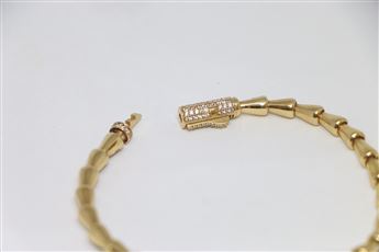 ee81bd86-a8f0-4a2f-b07b-9fd1e87bd444